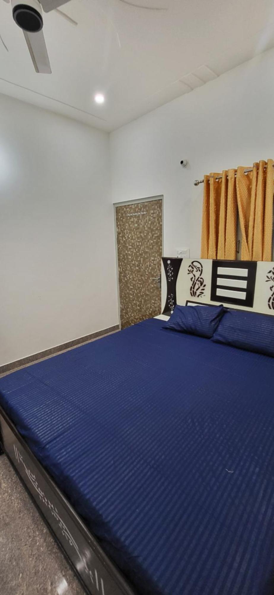 House Of Krishna Hotell Vrindāvan Exteriör bild